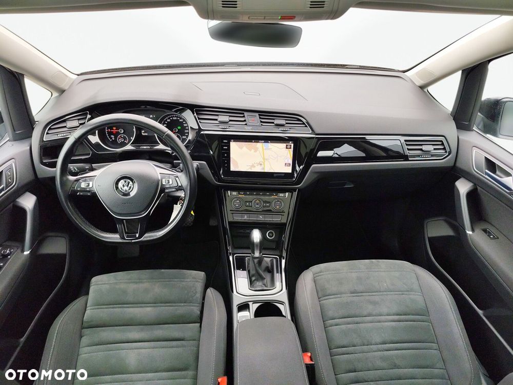 Volkswagen Touran - 16