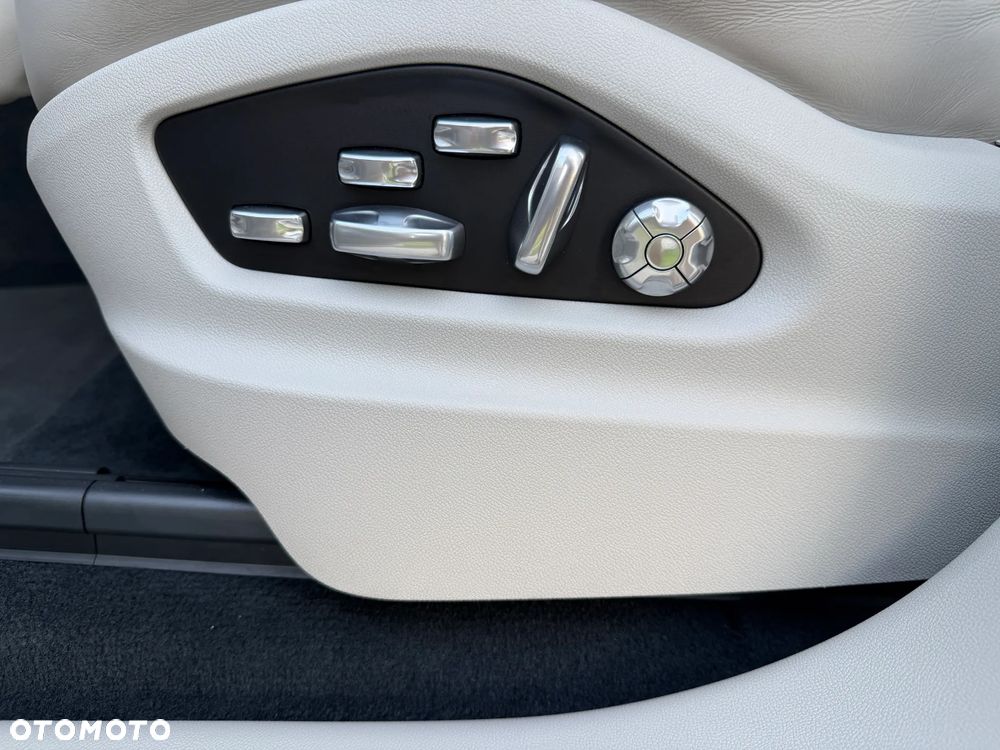 Porsche Cayenne Platinum Edition - 19