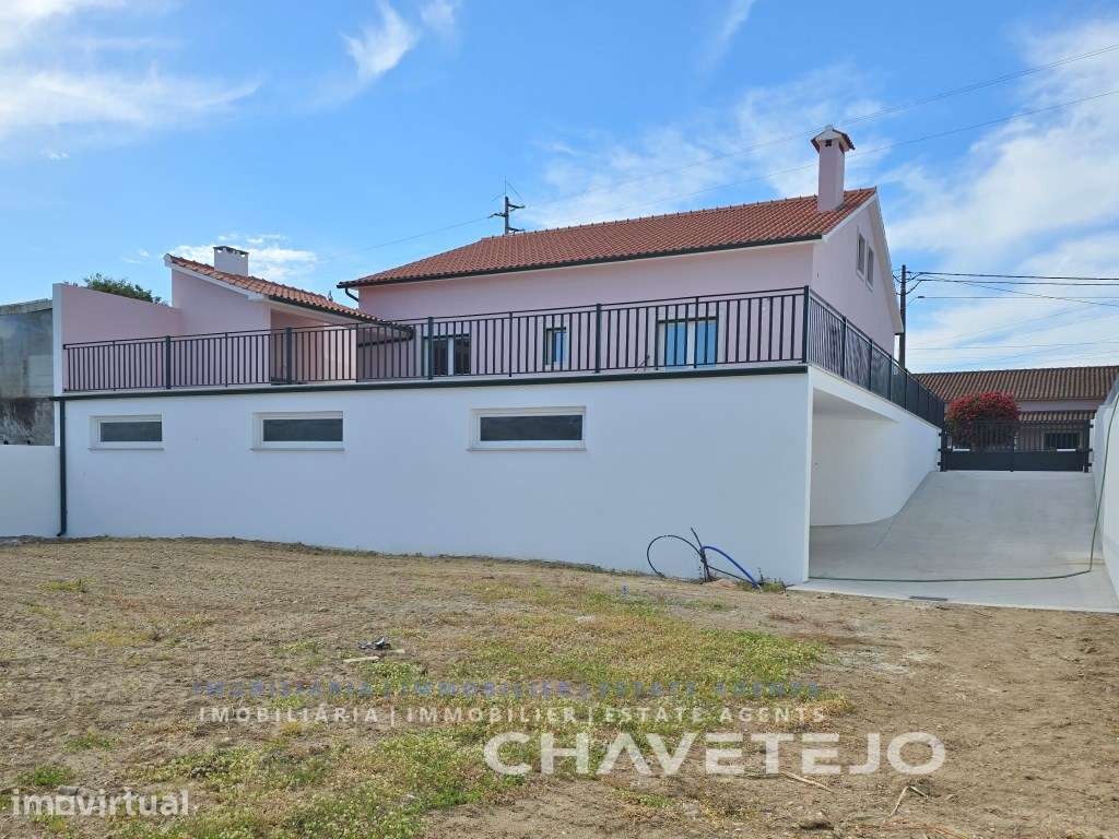 Moradia totalmente nova com 3 quartos enorme garagem para venda em ... - Grande imagem: 2/37