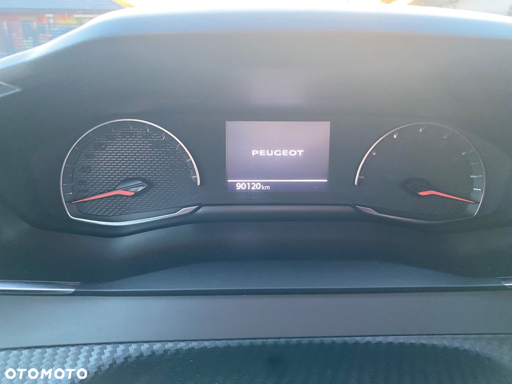 Peugeot 208 1.5 BlueHDi GT Line S&S - 12