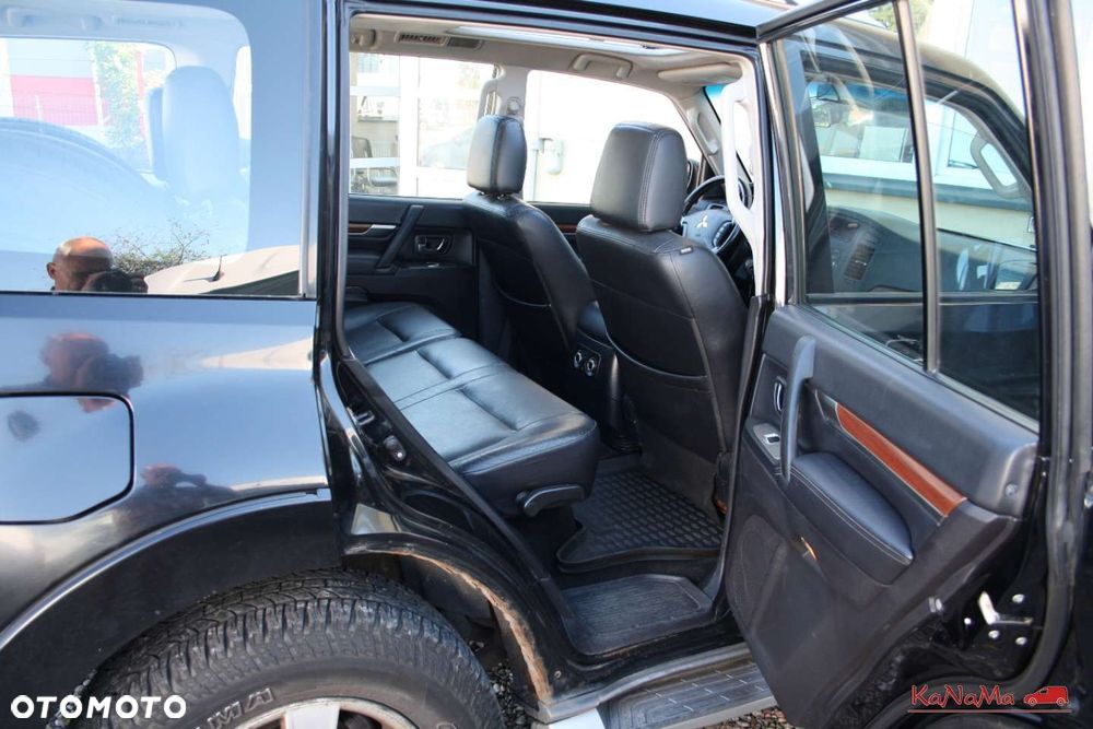 Mitsubishi Pajero - 31
