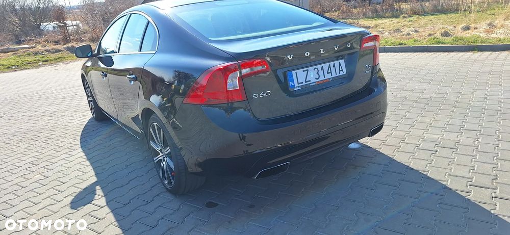 Volvo S60 T6 AWD Geartronic Summum - 4