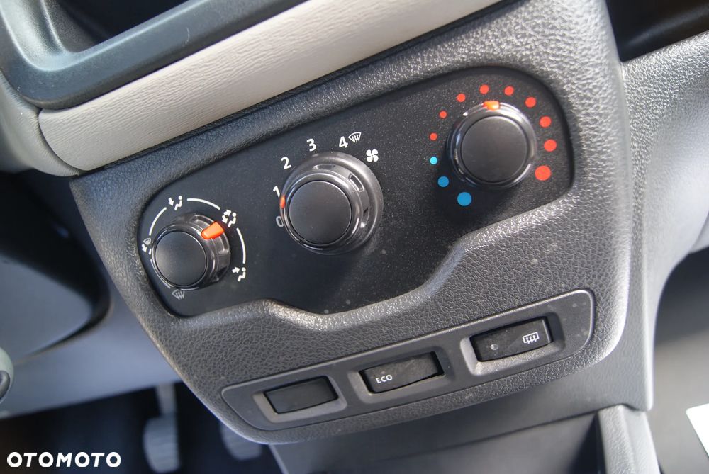 Dacia Lodgy 1.6 SCe Access S&S - 28