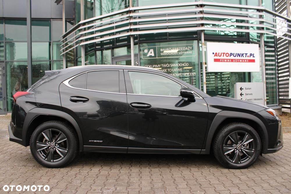 Lexus UX - 4