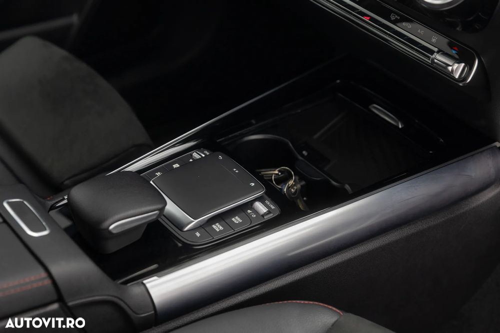 Mercedes-Benz EQA 300 4MATIC - 31