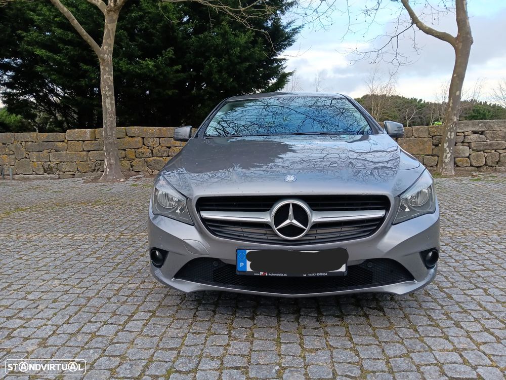 Mercedes-Benz CLA 180 d Shooting Brake Urban - 2