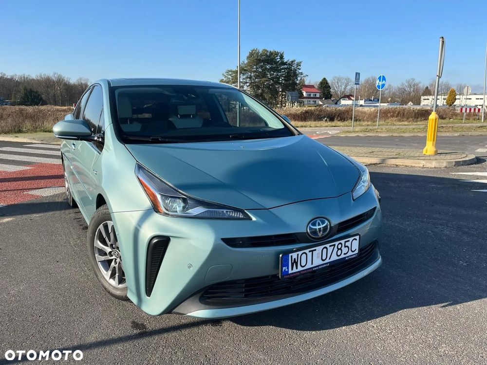 Toyota Prius Hybrid Executive - 8