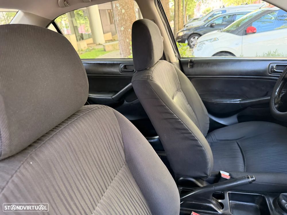 Honda Civic 1.6 LS - 19
