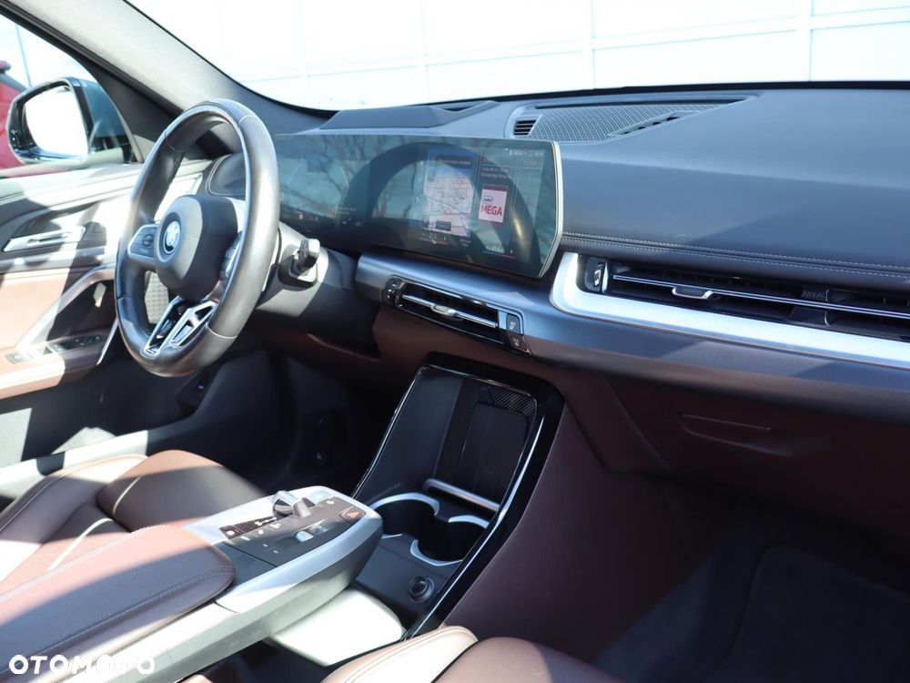 BMW iX1 xDrive30 66.5kWh M Sport - 7