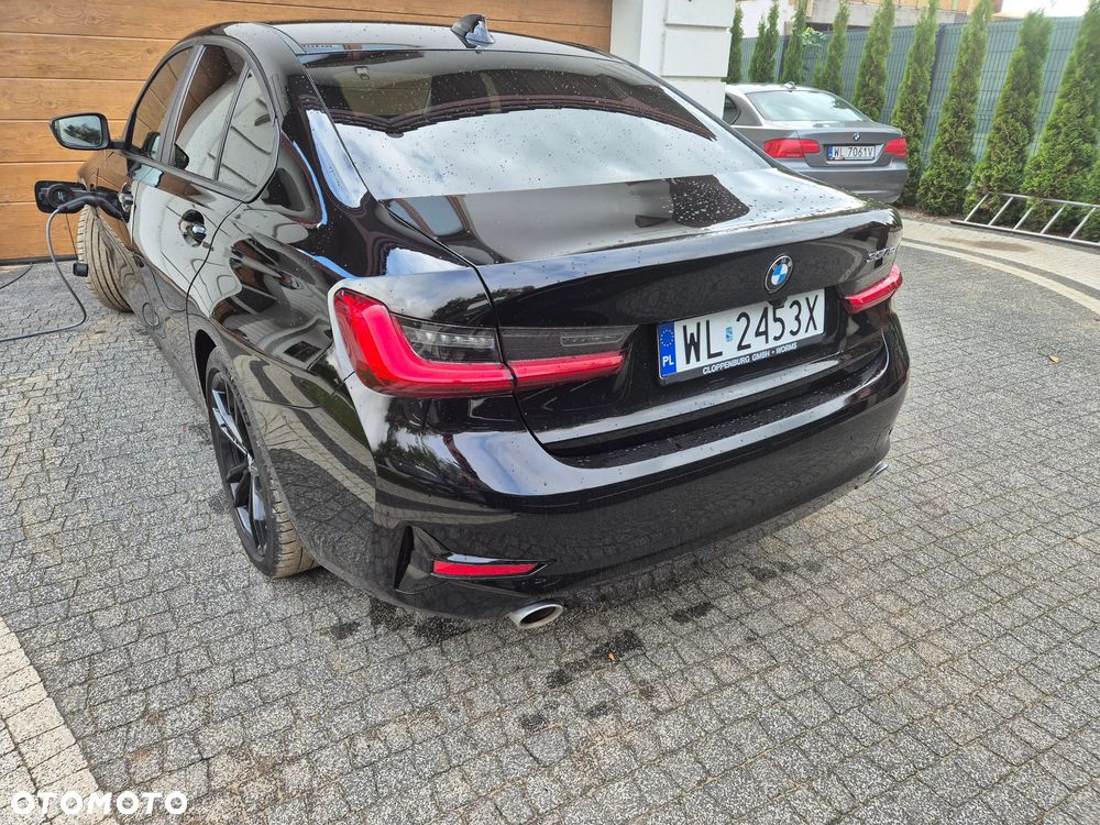 BMW Seria 3 330e M Sport - 5
