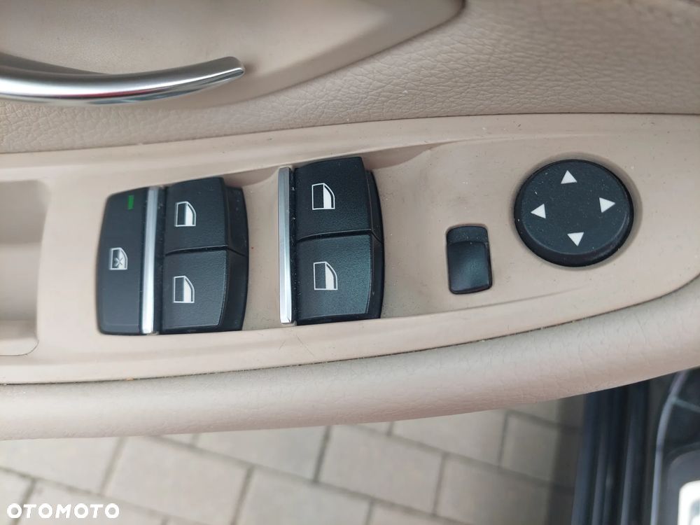 BMW Seria 5 525d xDrive Modern Line - 14