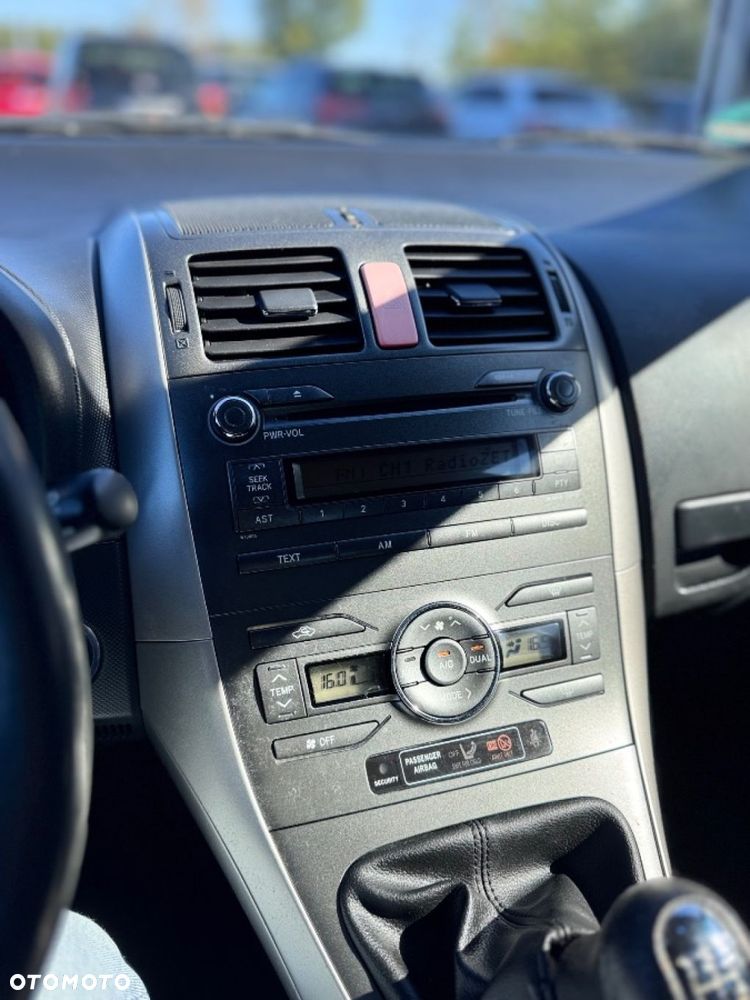 Toyota Auris - 22