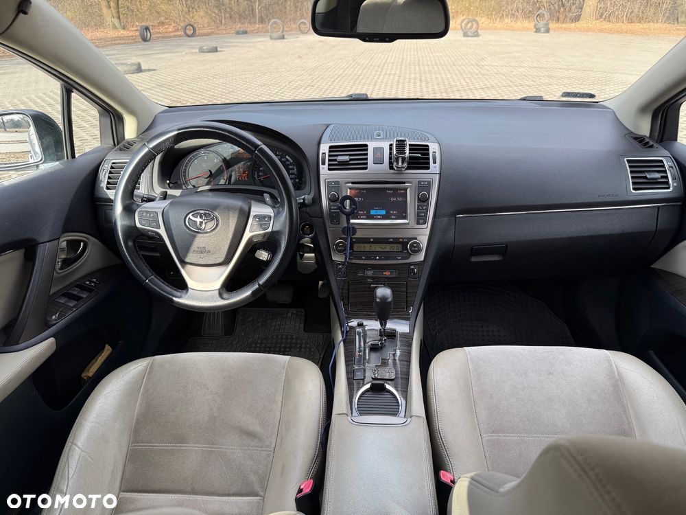 Toyota Avensis 2.2 D-4D Premium - 11