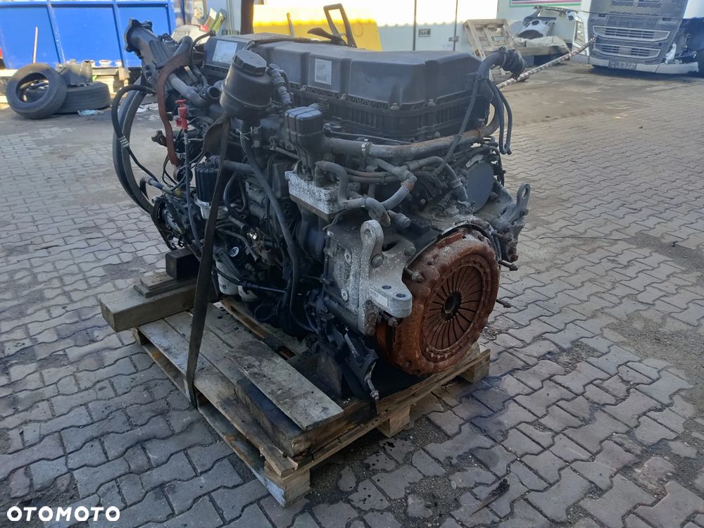 Silnik renault gama T uszkodzona obudowa sprzęgła DTI11 - 1
