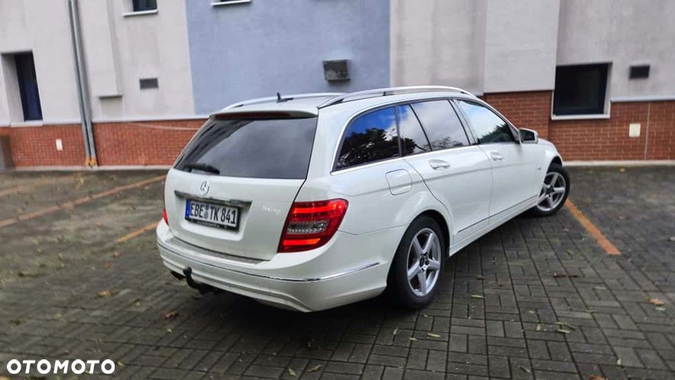 Mercedes-Benz Klasa C 180 CGI BlueEff Avantgarde - 7
