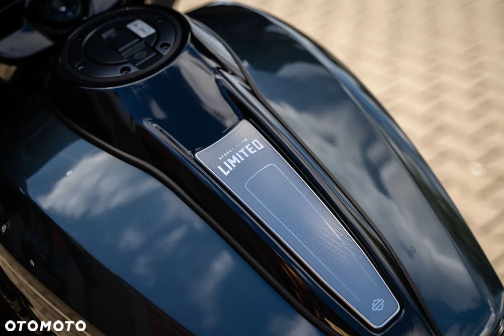 Harley-Davidson Touring Street Glide - 11
