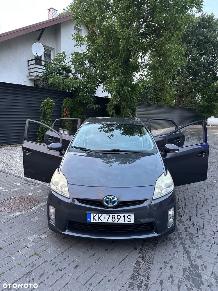 Toyota Prius+ ver--hybrid-sol - 4