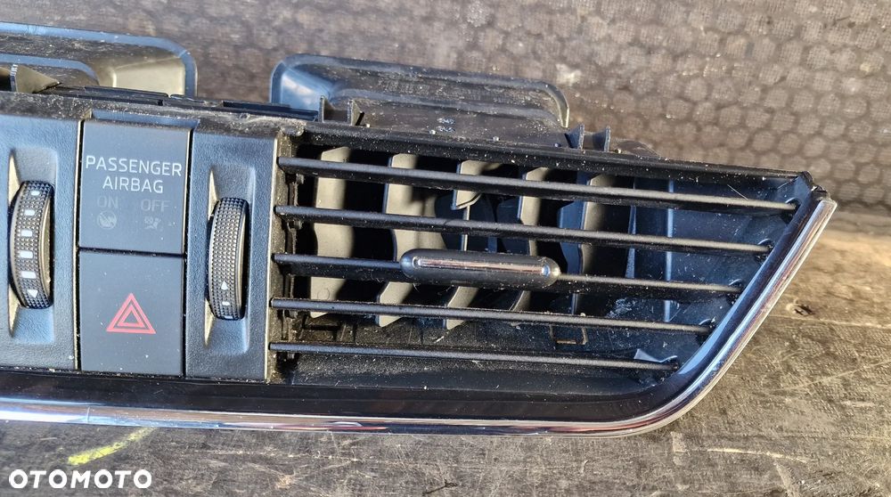 KRATKA NAWIEWU ŚRODKOWA  5E0820951A SKODA OCTAVIA III - 4