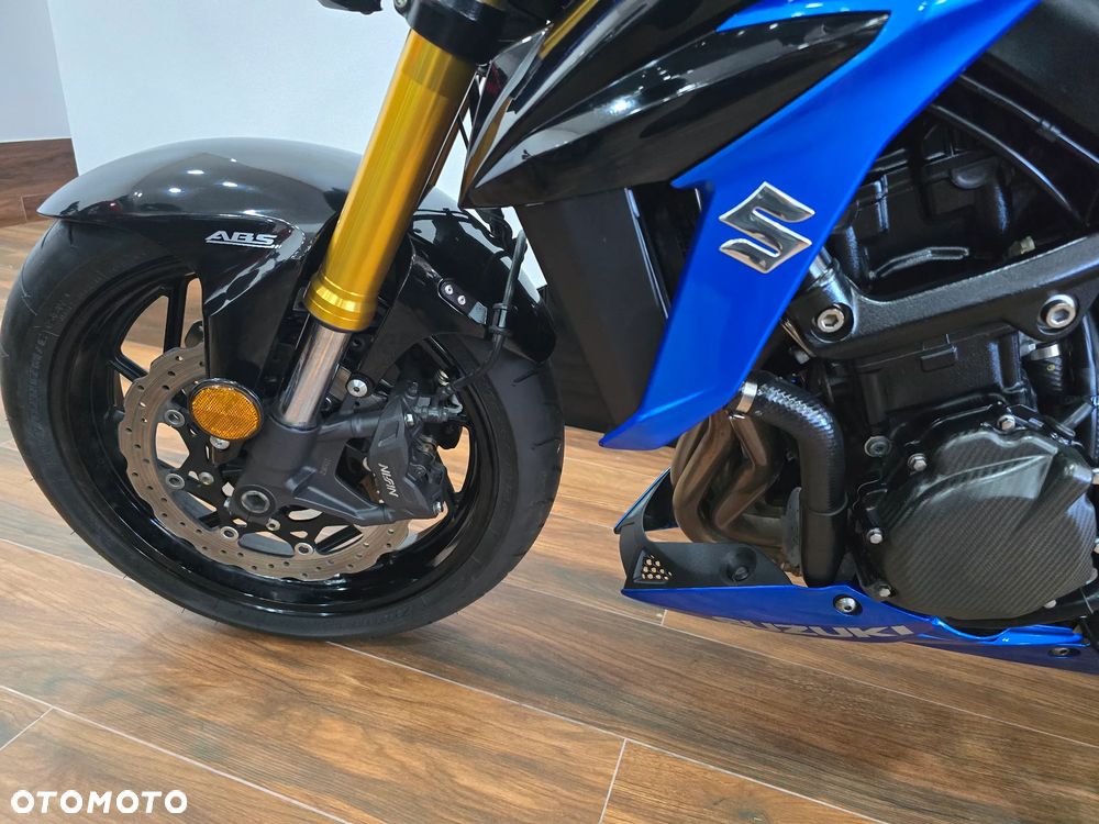 Suzuki GSX - 14