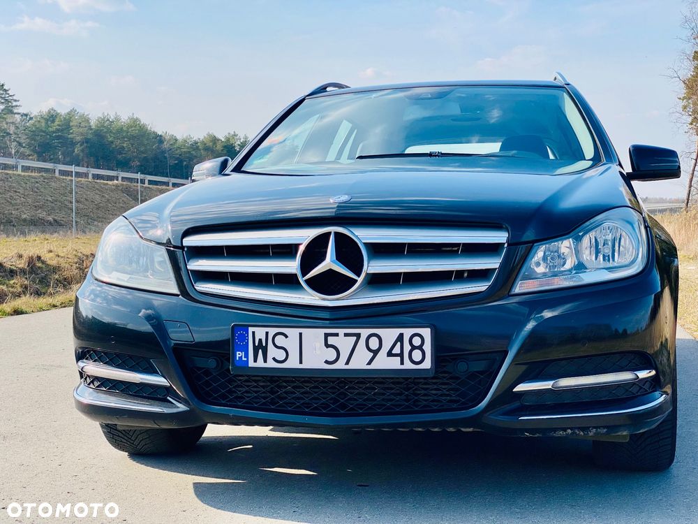 Mercedes-Benz Klasa C 180 CGI Automatik BlueEFFICIENCY Avantgarde - 21