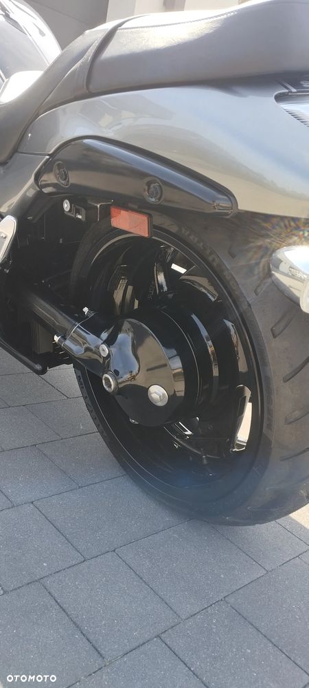 Suzuki Boulevard - 15