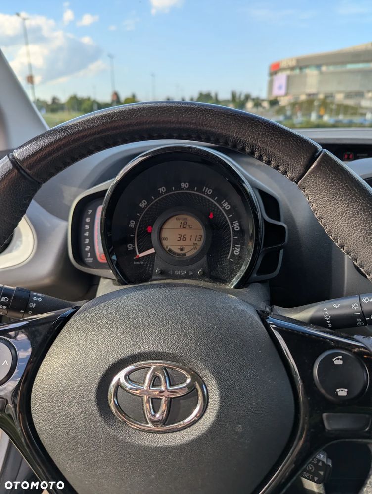 Toyota Aygo x-play - 9
