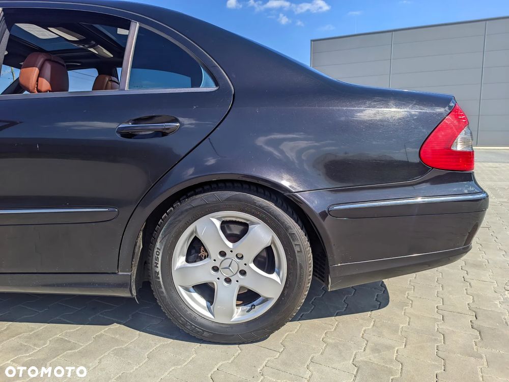 Mercedes-Benz Klasa E 300 BLUETEC Avantgarde - 27