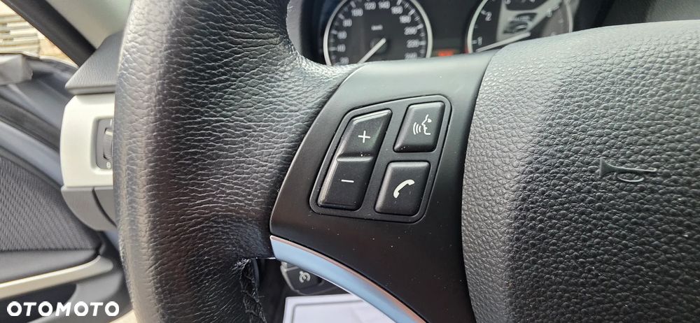 BMW Seria 3 318i Edition Exclusive - 28