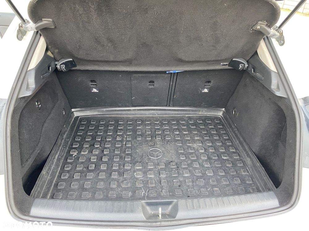 Mercedes-Benz GLA 250 4-Matic - 12