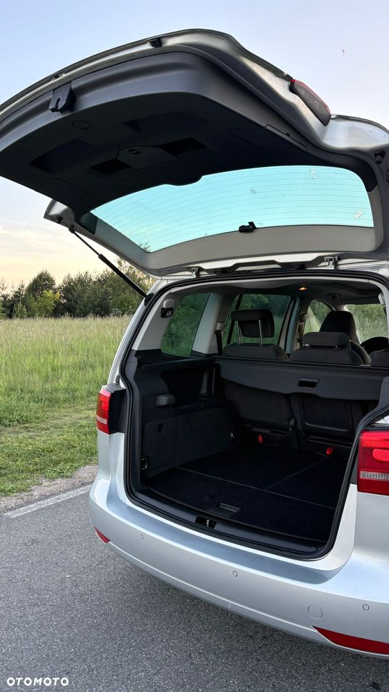Volkswagen Touran - 13