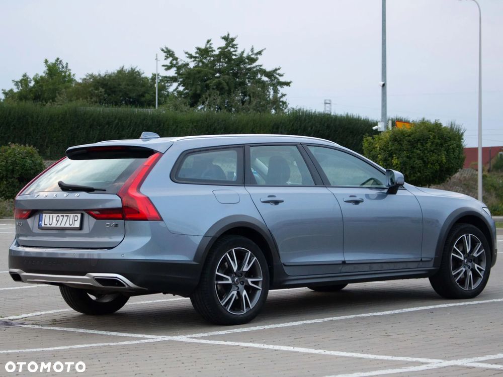 Volvo V90 D4 AWD Momentum - 10