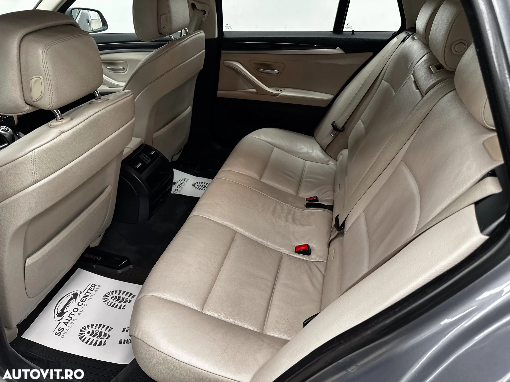 BMW Seria 5 520d Touring - 16