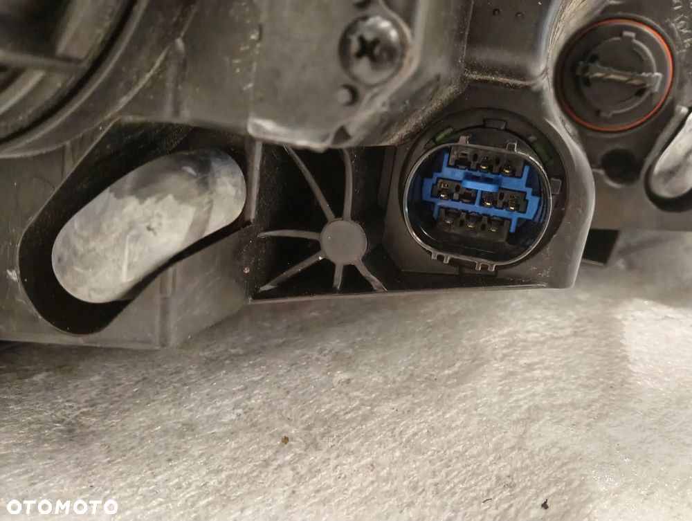 KIA Stonic SOCZEWKA ZW BEZ LEDA PRZÓD STRONA PRAWA LAMPA PRZEDNIA A1220884 - 6