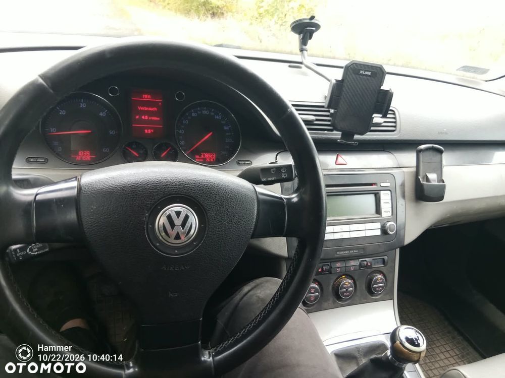 Volkswagen Passat - 4