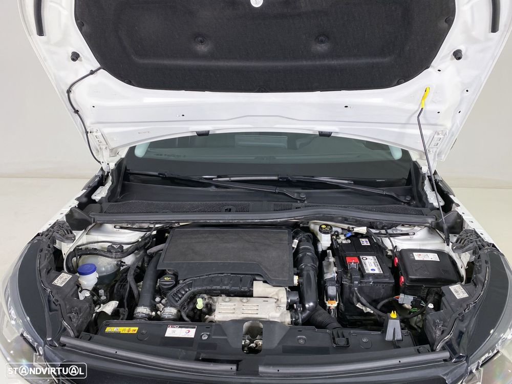 Peugeot 2008 1.2 PureTech Allure Pack EAT8 - 23