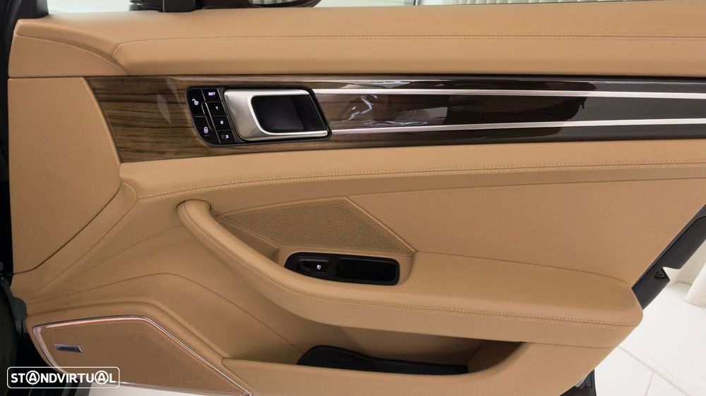 Porsche Panamera Turbo - 26