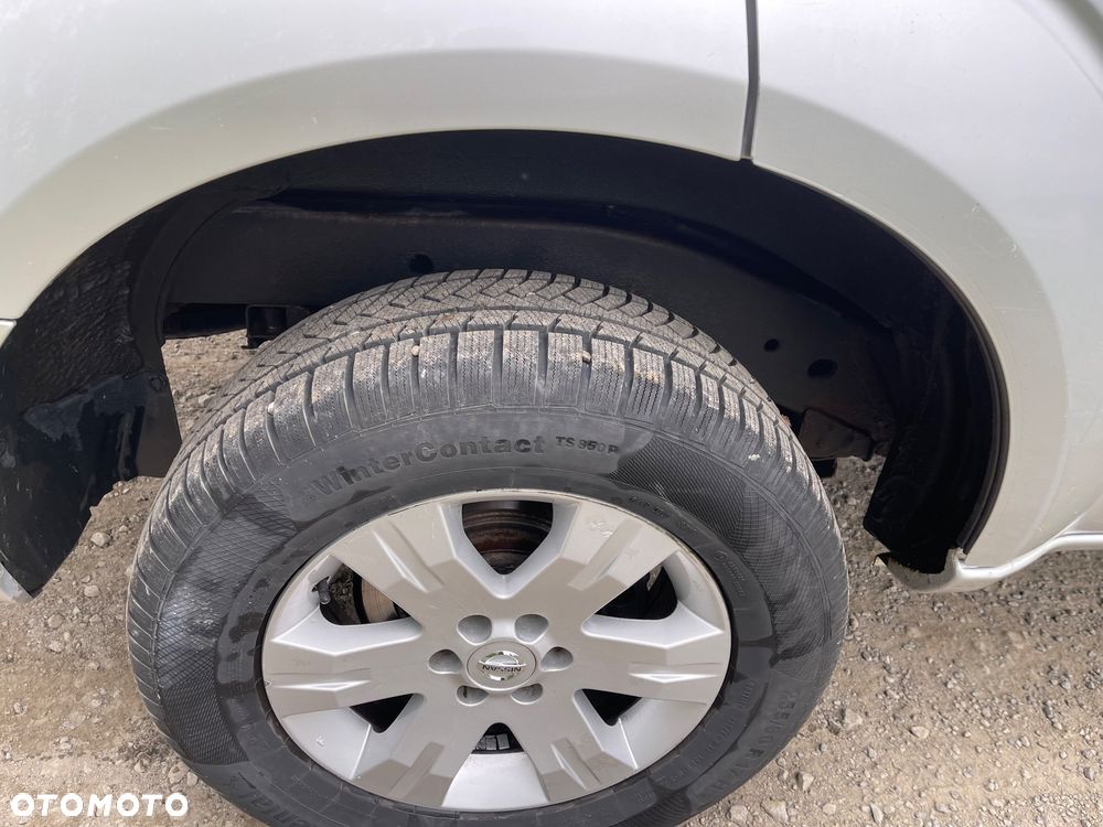 Nissan Pathfinder 2.5 DCi LE - 9