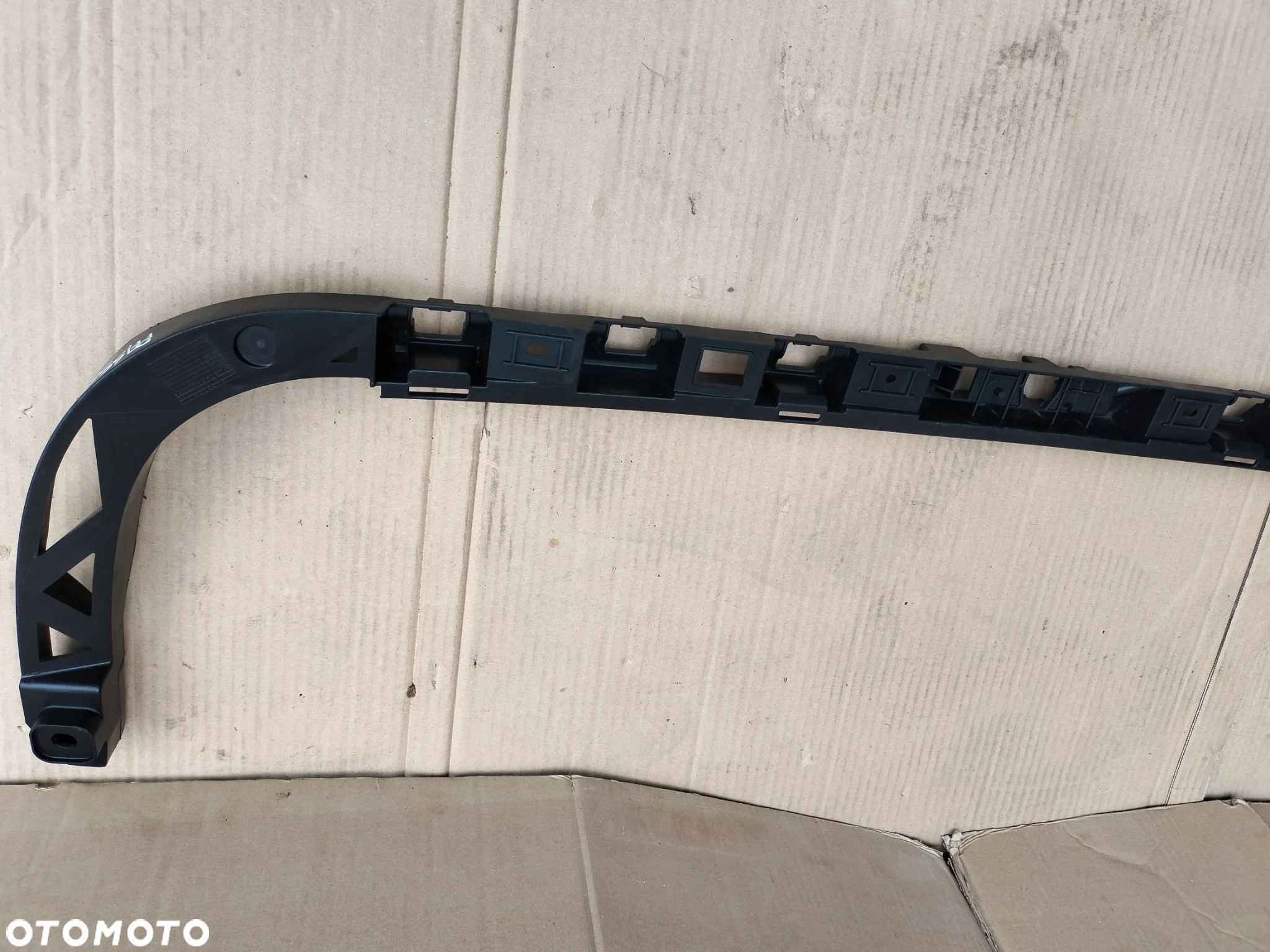 Volkswagen Passat B6 kombi ślizg zderzaka tył 3c9807863 - 3