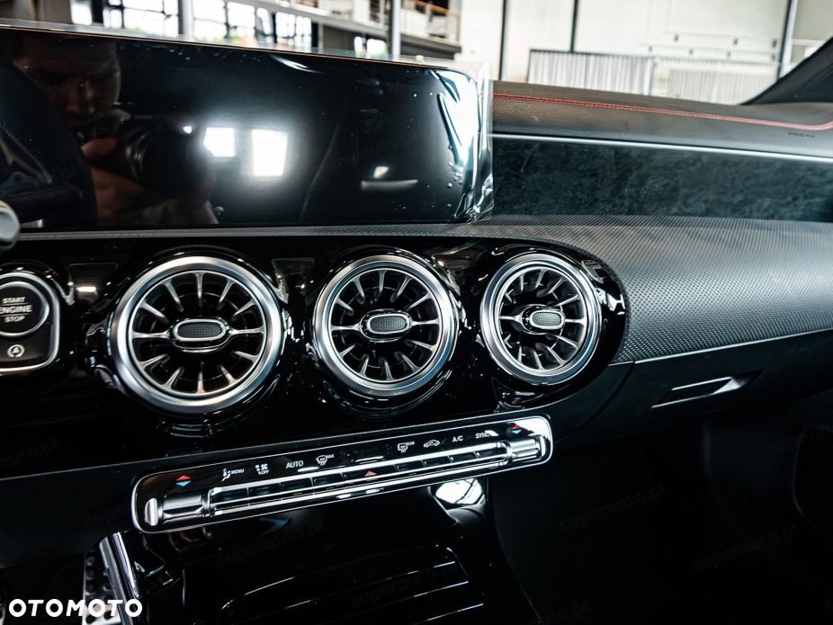 Mercedes-Benz CLA - 9