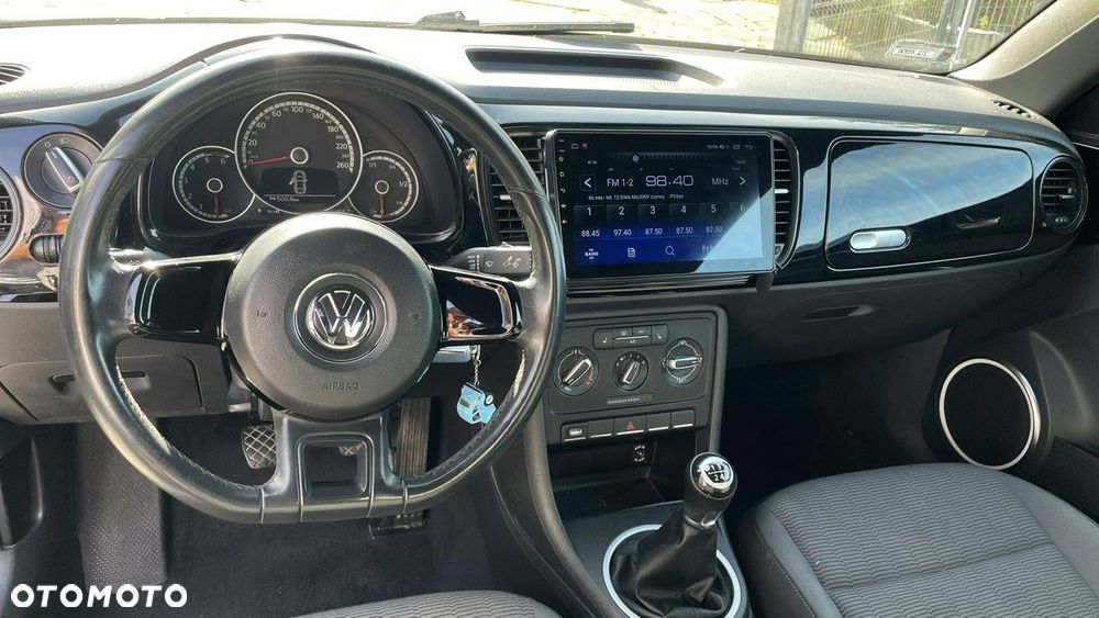Volkswagen New Beetle - 8