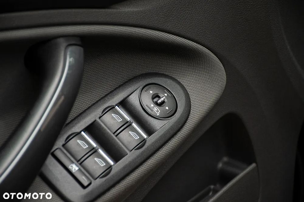 Ford Kuga 2.0 TDCi 4x4 Champions Edition - 38