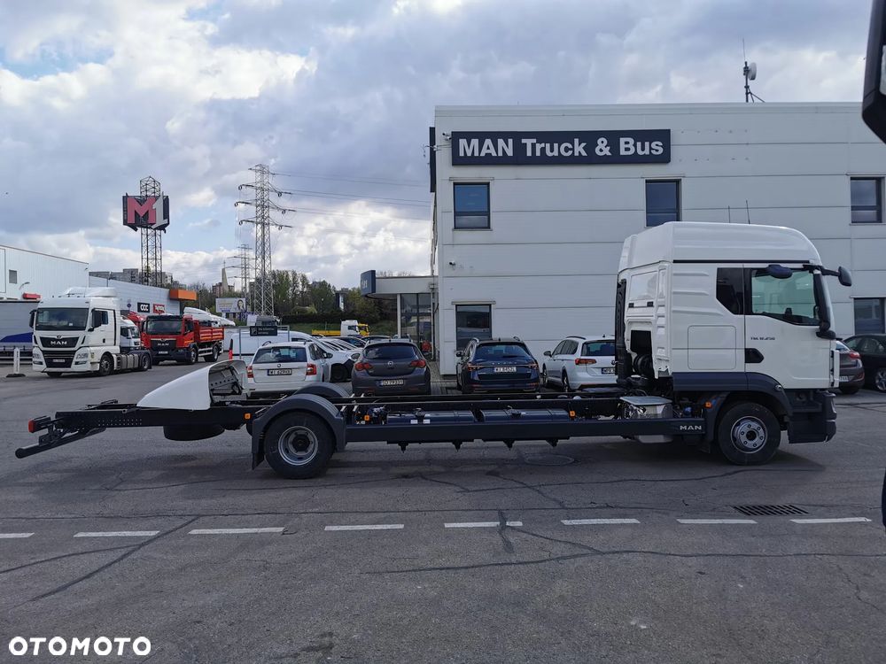 MAN MAN TGL 12.250 4x2 BL CH - 5