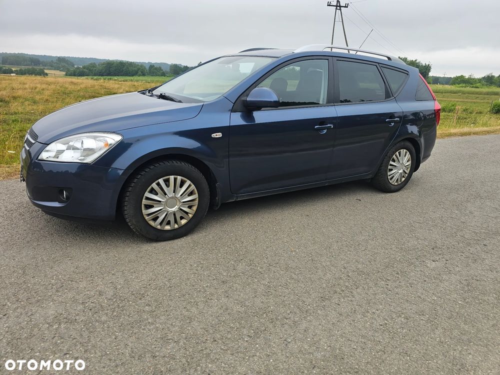 Kia Ceed - 4