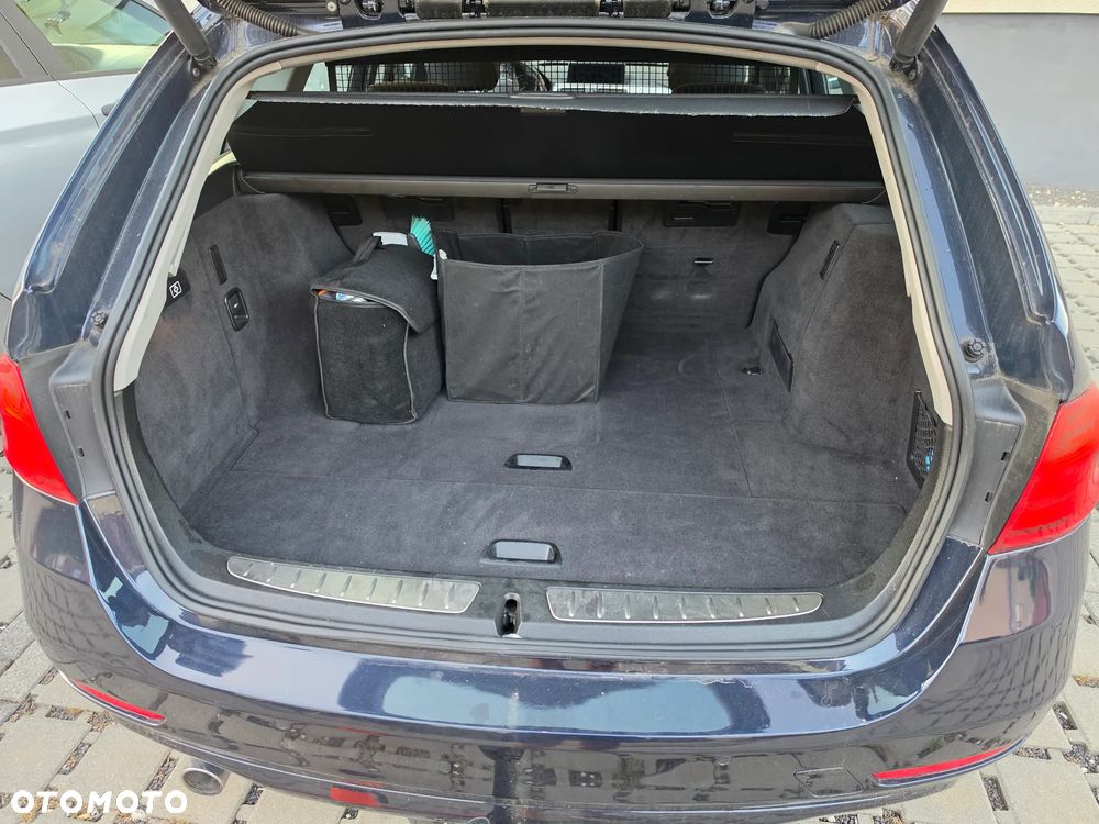 BMW Seria 3 318d - 10