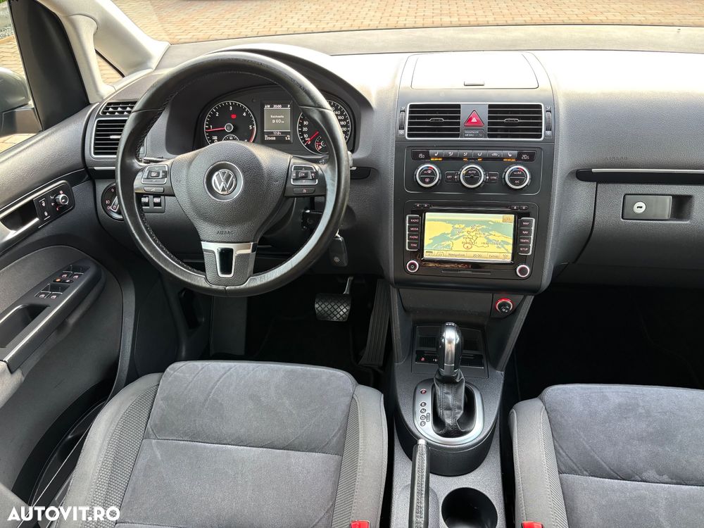 Volkswagen Touran 2.0 TDI DPF DSG Highline - 19