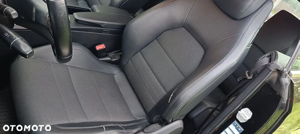 Mercedes-Benz Klasa E 250 CGI BlueEFFICIENCY Automatik Elegance - 23