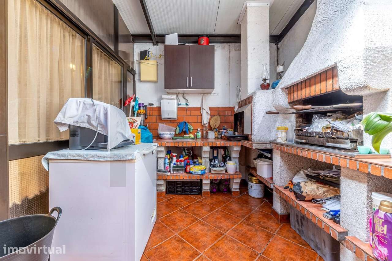 Apartamento T3 | Terraço semi-coberto | Estacionamento | Arrecadação - Grande imagem: 4/29