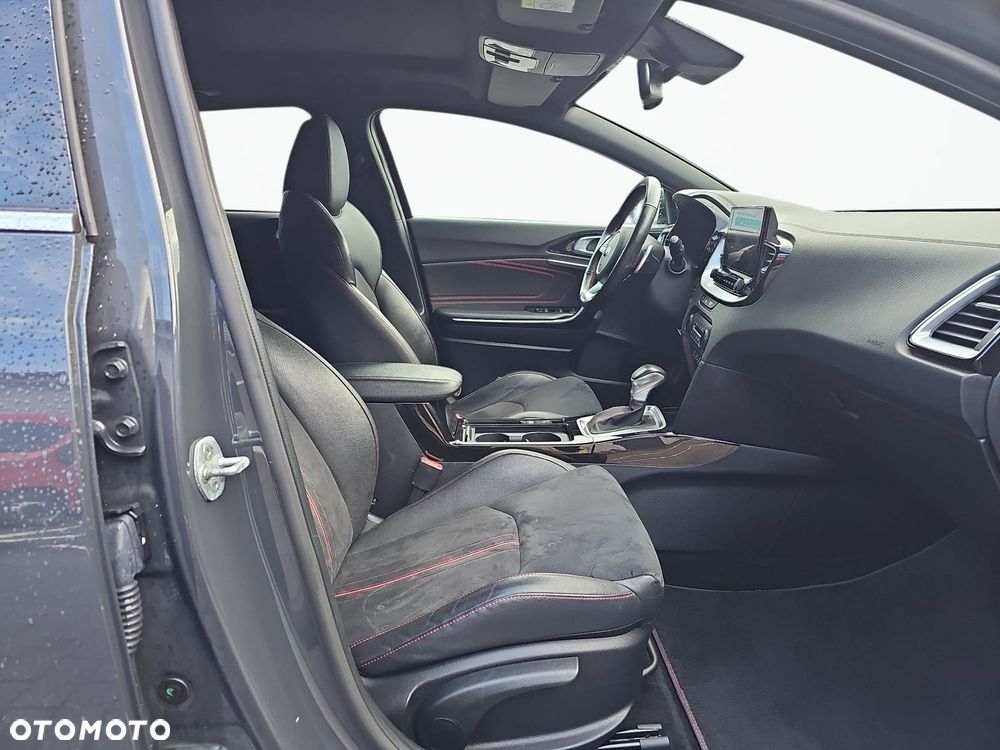 Kia ProCeed 1.6 T-GDI GT DCT - 13