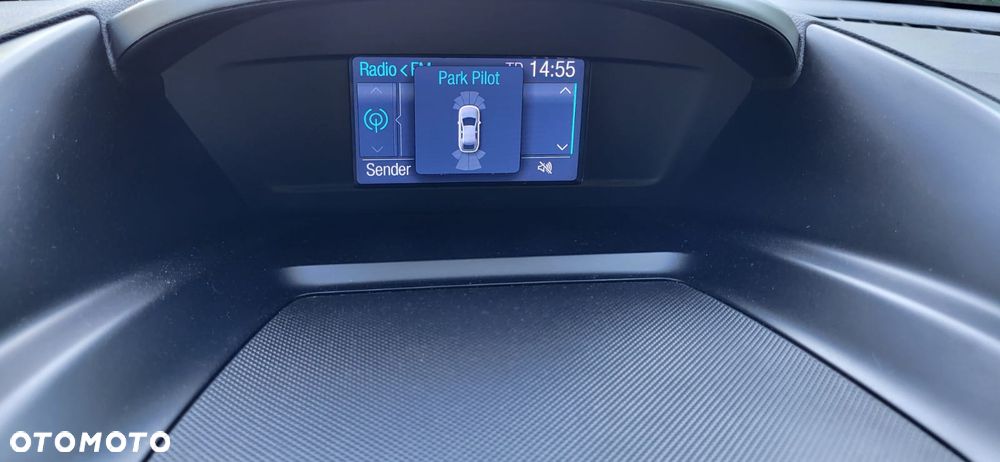 Ford Kuga 1.6 EcoBoost 2x4 Titanium - 32