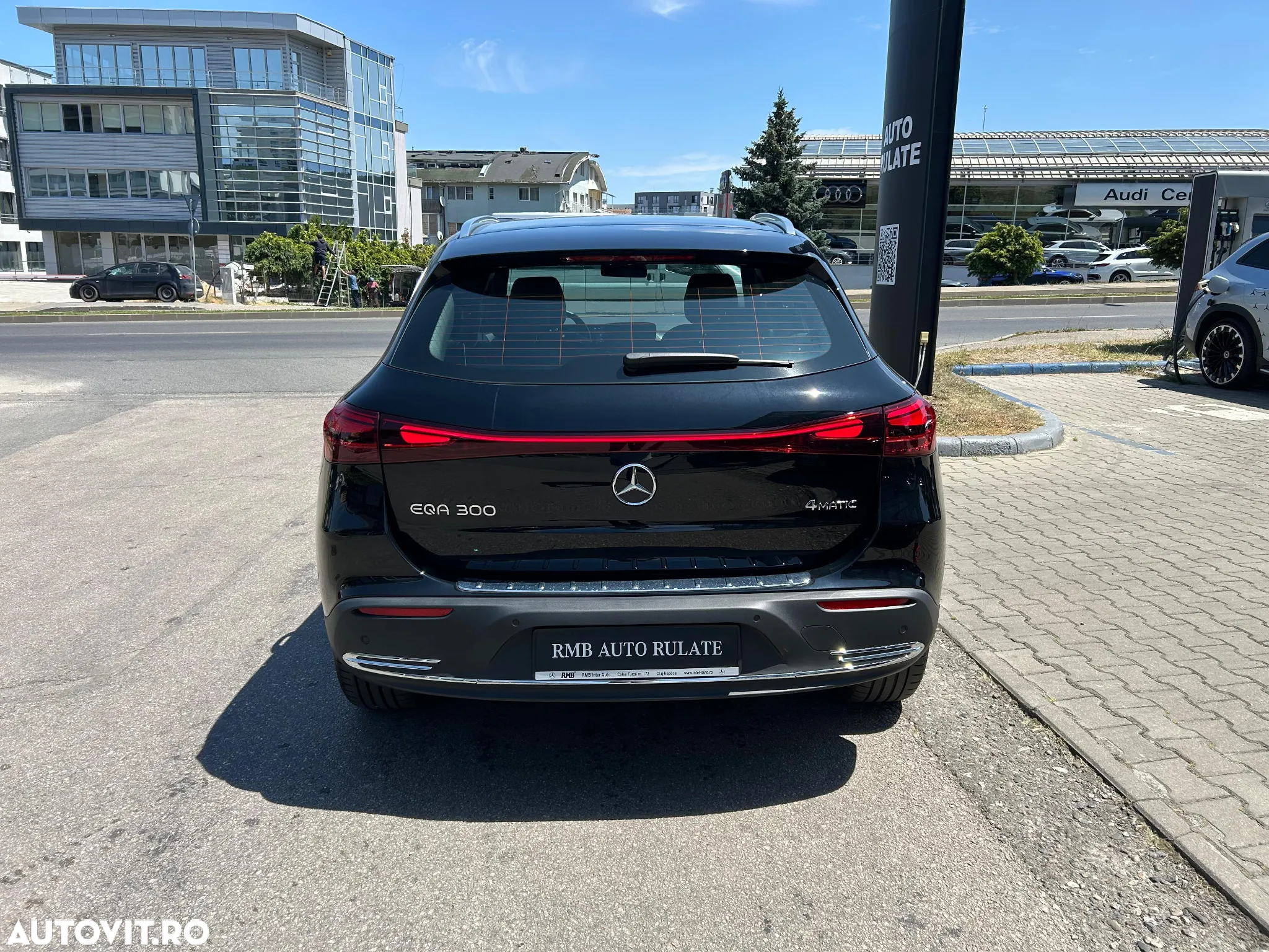 Mercedes-Benz EQA 300 4MATIC - 16